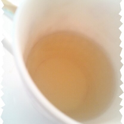 黄色っぽいのですが、一応緑茶です(＞_＜)

美味しくいただきました(^^)

ご馳走さまです☆